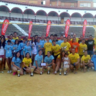 Unos 150 equipos participaron en el torneo de Voley Plaza. -