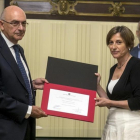 El director de la Oficina Antifraude, Miguel Ángel Gimeno, y la presidenta del Parlament, Carme Forcadell.-JOAN PUIG