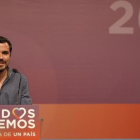 Alberto Garzón, durante su intervención en la noche electoral de Unidos Podemos.-JOSÉ LUIS ROCA