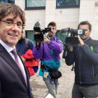 El expresidente de la Generalitat Carles Puigdemont a la salida de la fiscalia de Bruselas. / JAVIER ALBISU/EFE-EFE / JAVIER ALBISU