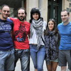 Jorge Álvarez con su grupo de amigos procedentes de Madrid.-DIEGO MAYOR