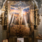 Imagen de la tela con el Cristo detrás del cristal.-G MONTESEGURO