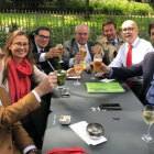 Serret, Puig y Comín junto a sus abogados en Bruselas.-/ TWITTER