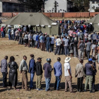 Largas colas para votar en Zimbabue.-AFP/ LUIS TATO