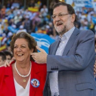 Mariano Rajoy y Rita Barberá, en un mitin de las municipales de mayo del 2015.-MIGUEL LORENZO