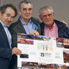 Irigoyen, Caballero y Pérez en uno de los momentos de la gala de ayer para conmemorar el 25 aniversario del Cross de Soria.-Mario Tejedor