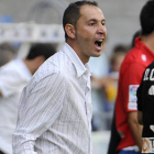 El técnico del Numancia, Pablo Machín, durante un partido en Los Pajaritos. / ÚRSULA SIERRA-