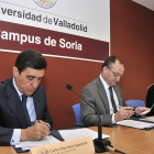 Carlos Martínez Izquierdo, Daniel Miguel San José y Blanca García firman la creación de la cátedra. HDS
