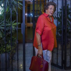 Una foto reciente de Rita Barberá saliendo de su domicilio en Valencia.-