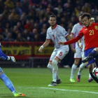 David Silva, durante el partido España-Macedonia, celebrado en el estadio granadino de Los Cármenes.-MARCELO DEL POZO