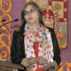 Marina Pollán durante la conferencia ofrecida ayer.-VALENTÍN GUISANDE