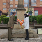 Momento del homenaje en la plaza de la Picota.-HDS