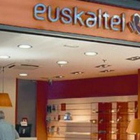 Una oficina de la compañía Euskaltel.-EL PERIÓDICO
