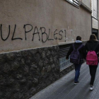 Pintada en la pared del colegio de los Maristas de Sants de Barcelona  en contra la pederastia-JULIO CARBÓ