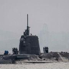 El submarino nuclear 'HMS Ambush', en aguas de Gibraltar, el 20 de julio.-AFP