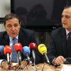 El consejero de Sanidad, Antonio Sáez, presenta la Guía de Seguimiento de la parálisis cerebral en Atención Primaria. Junto a él, el presidente de Aspace CyL, Luis Ángel Pérez Sotelo-ICAL