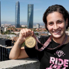 Ana Carrasco, la flamante y nueva campeona del mundo de motociclismo de Supersport300.-EFE / ÁNGEL DIAZ