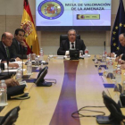 La mesa de evaluación, presidida por el ministro Juan Ignacio Zoido.-EFE/JJ GUILLEN