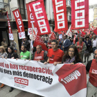La manifestación arrancó a las 13.00 horas desde la Plaza Mayor y se dirigió hasta la plaza Herradores. / REPORTAJE GRÁFICO: DIEGO MAYOR-