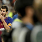 Messi, pensativo tras perder la final de la Supercopa.-JOSE LUIS ROCA