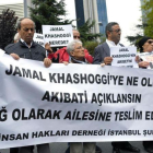 Protesta ante el consulado de Arabia Saudí en Estambul por la desaparición de Jashoggi.-APF / OZAN KOSE
