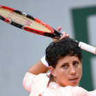 Carla Suárez, durante el partido contra Putintseva, en Roland Garros.-AFP / MARTIN BUREAU