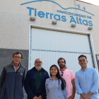 Miguel Latorre junto a la estudiante destinada a la Mancomunidad de Tierras Altas y el equipo de la organización. HDS