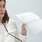La ministra Carmen Montón, en la rueda de prensa para dar explicaciones sobre su máster.-JOSE LUIS ROCA