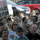Manifestantes en la pitada contra el ERE que tuvo lugar esta semana. / V. G. -