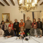 La exdelegada del gobierno, Pilar de la Higuera, junto a un numeroso grupo de mlitantes del PSOE de Zamora-Ical