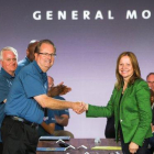 La consejera delegada de General Motors, Mary Barra, cierra un preacuerdo con el sindicato UAW para poner fin a la huelga de un mes.-GENERAL MOTORS (EUROPA PRESS)
