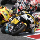 Johann Zarco lidera la carrera de Moto2 del GP de Catalunya, en Montmeló, por delante de Àlex Rins.-EFE