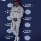 Hamilton celebra su pole position en Montmeló.-