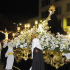 Una de las procesiones de Semana Santa a su paso por Mariano Granados. / VALENTÍN GUISANDE0-