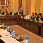 Pleno que se celebró ayer en la Diputación-V. G.
