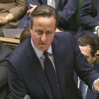 Cameron comparece ante la Cámara de los Comunes para defender la intervención en Siria.-PA Wire / EFE