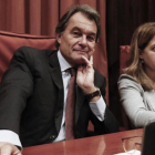 Artur Mas junto a Marta Pascal, en una imagen de archivo en el Parlament.-JULIO CARBÓ