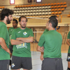 El cuerpo técnico del Río Duero poco antes de un entrenamiento.-VALENTÍN GUISANDE