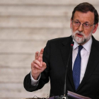 El presidente del Gobierno, Mariano Rajoy, en la rueda de prensa que ha ofrecido este martes desde Sofía, en Bulgaria.-/ AFP / DIMITAR DILKOFF