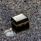 Vista aérea de los peregrinos alrededor de la Kaaba, en la Gran Mezquita de la Meca, durante el Haj.-/ AFP / MOHAMMED ABED