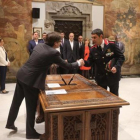 Carles Puigdemont y Josep Lluís Trapero, en una imagen de archivo.-/ DANNY CAMINAL
