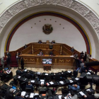 El hemiciclo de la Asamblea Nacional de Venezuela en la sesión que rechazó  el decreto de emergencia económica propuesto por el presidente Nicolás Maduro.-EFE / MIGUEL GUTIERREZ
