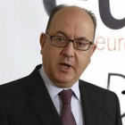 El presidente de la Asociación Española de Banca (AEB), José María Roldán, durante un encuentro informativo celebrado hoy en un hotel de Madrid.-EFE