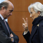 El ministro de Economía, Luis de Guindos, y la directora del FMI, Christine Lagarde, en febrero del 2013.-FRANCOIS LENOIR