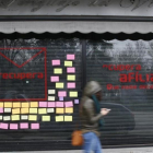 La fachada de la sede de los críticos del PSOE, con las siglas del partido ya borradas.-EFE / MARISCAL