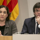 Ada Colau y Carles Puigdemont.-ARCHIVO / JOAN CORTADELLAS