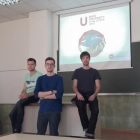 David Pina, Cristian Ruiz y Manuel Ribá, estudiantes del Máster en Ingenieria Minera y de Recursos Energéticos, en las instalaciones de la Universidad de León.-EL MUNDO