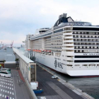 El 'Splendia' de MSC Cruceros, atracado en el puerto de Barcelona.-