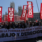 Manifestación del pasado 1 de mayo para exigir mejor empleo y menos despidos y contra la temporalidad.-JUAN CARLOS HIDALGO