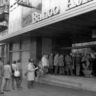 Pánico 8 Cola en el Banco Atlántico en febrero de 1983.-EFE
